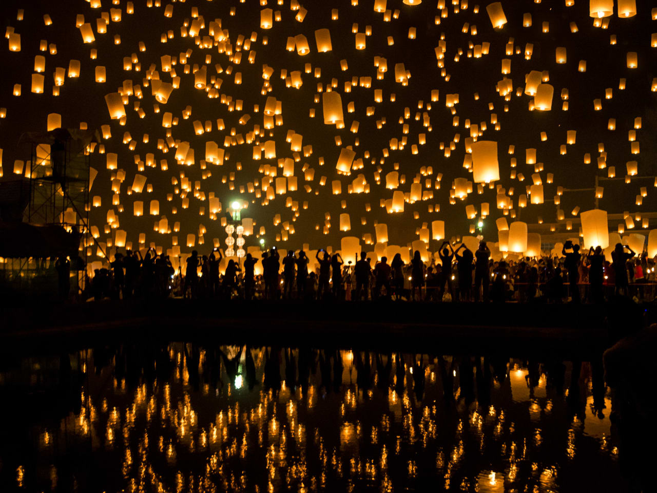 Yee-Peng Festival, Thailand ©iStock.com/Kawinnings