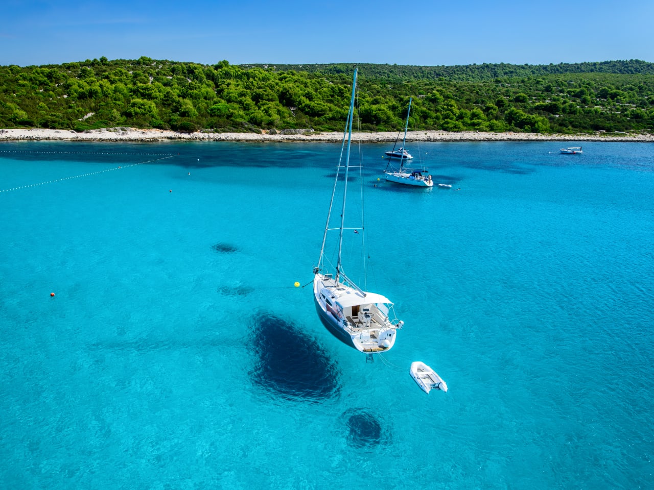 Das Wasser in der Sakarun-Bucht ist kristallklar, man kann bis auf den Meeresgrund schauen. © visitkroatien / Aleksandar Gospic