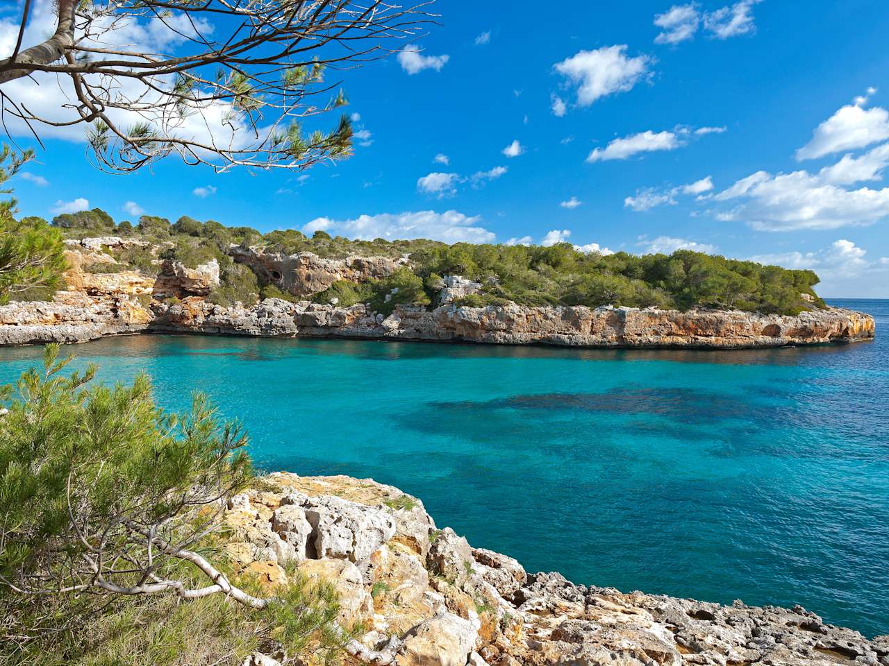 Bucht Cala Sa Nau, Mallorca, Spanien © Chris Seba/HUBER IMAGES