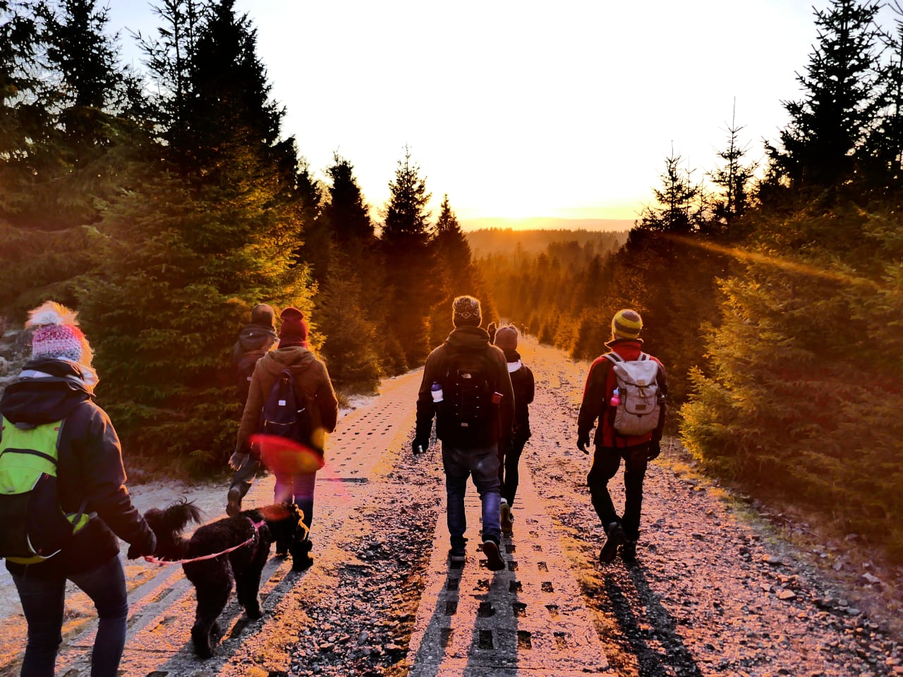Familie beim Spaziergang © JayKay – stock.adobe.com