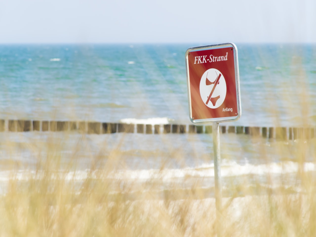 FKK Strand auf Rügen © ThomBal - stock.adobe.com