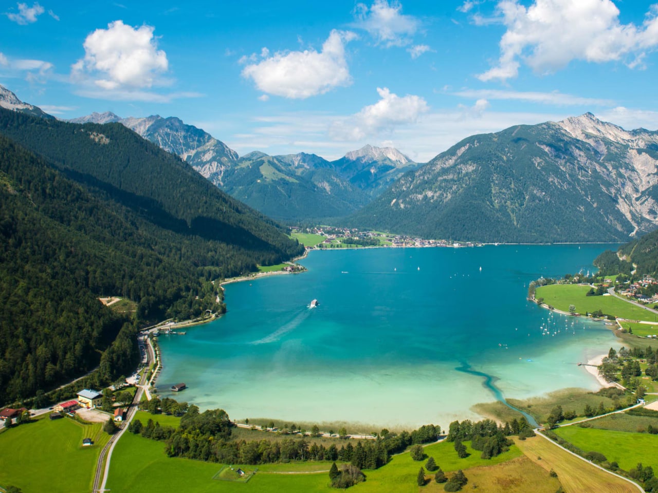 Panoramablick auf den Achensee in Tirol, Österreich.