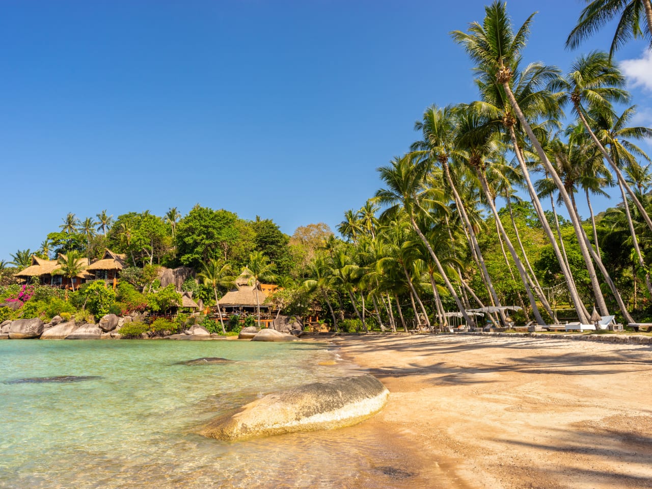Sairee Beach auf der Insel Koh Tao in Thailand. © Drablenkov/iStock / Getty Images Plus via Getty Images