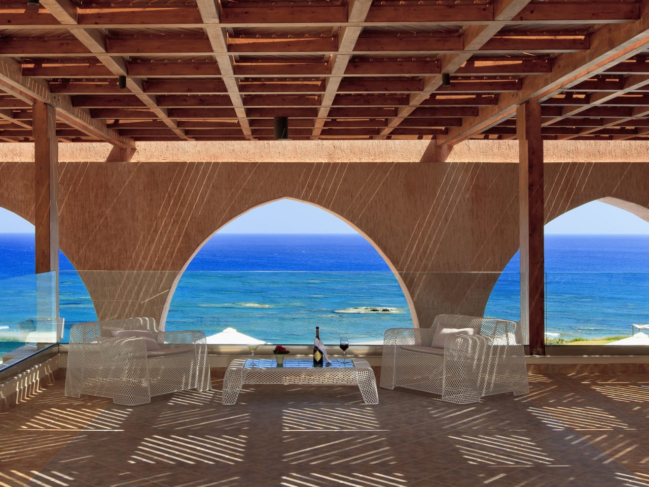 Bei diesem Ausblick schmeckt der Wein noch besser. Bild vom Hotelier, Juli 2012.