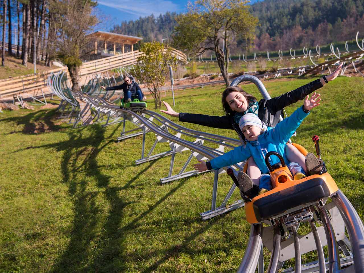 Rodeln auf der Sommerrodelbahn ist ein Riesenspaß © .shock - stock.adobe.com
