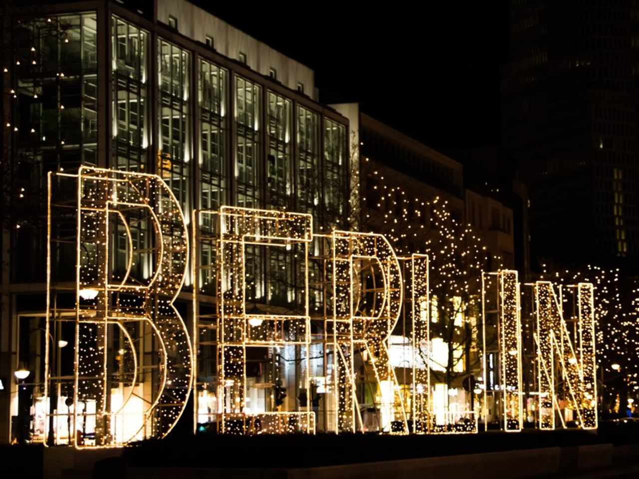 Berlin ist riesig und das gilt auch für die Anzahl an Weihnachtsmärkten in der Stadt. © istock/amirage