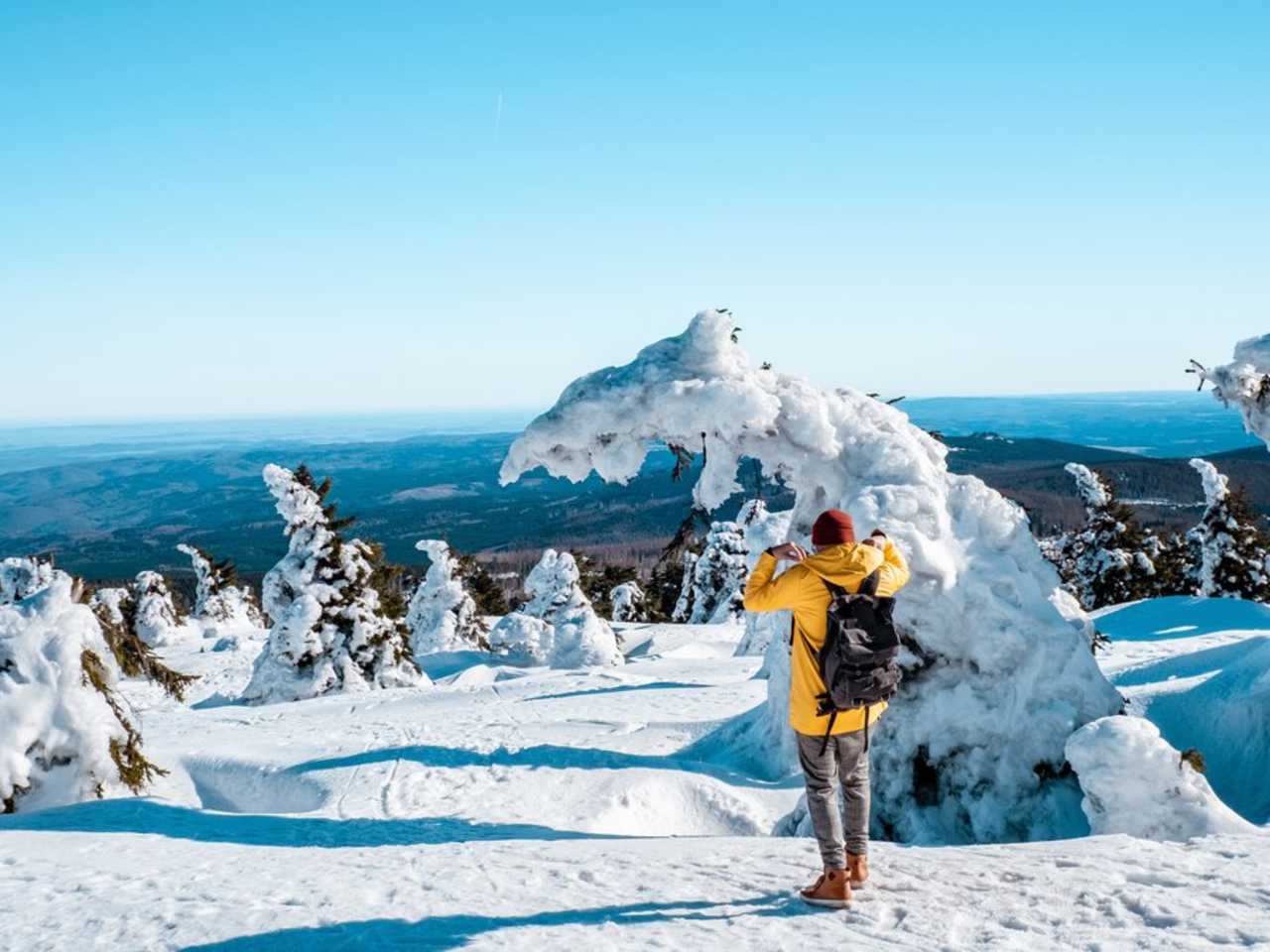 Der Brocken hält im Winter besondere Wandererlebnisse bereit. © istock/fokkebok
