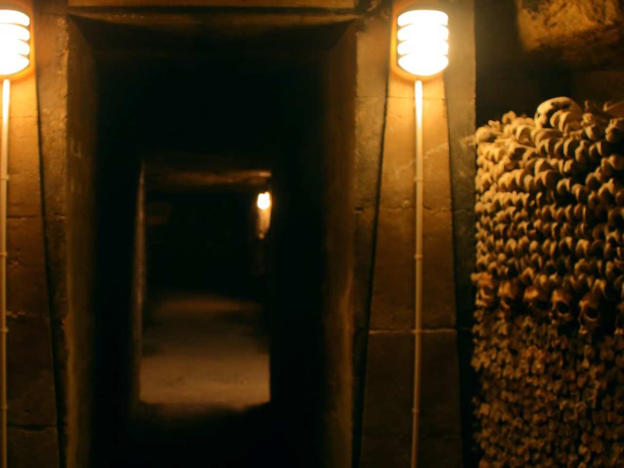 Ein Durchgang in den Katakomben von Paris. © iStock via Getty/Warren Dowling