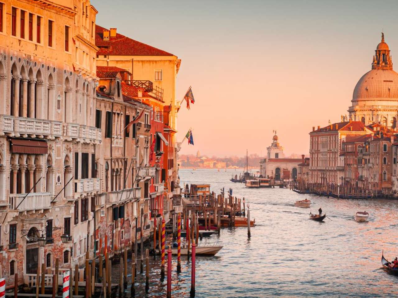 Die berühmte Lagunenstadt Venedig kassiert ab Freitag erneut eine Gebühr von Tagesgästen. © iStock via Getty/Olga_Gavrilova