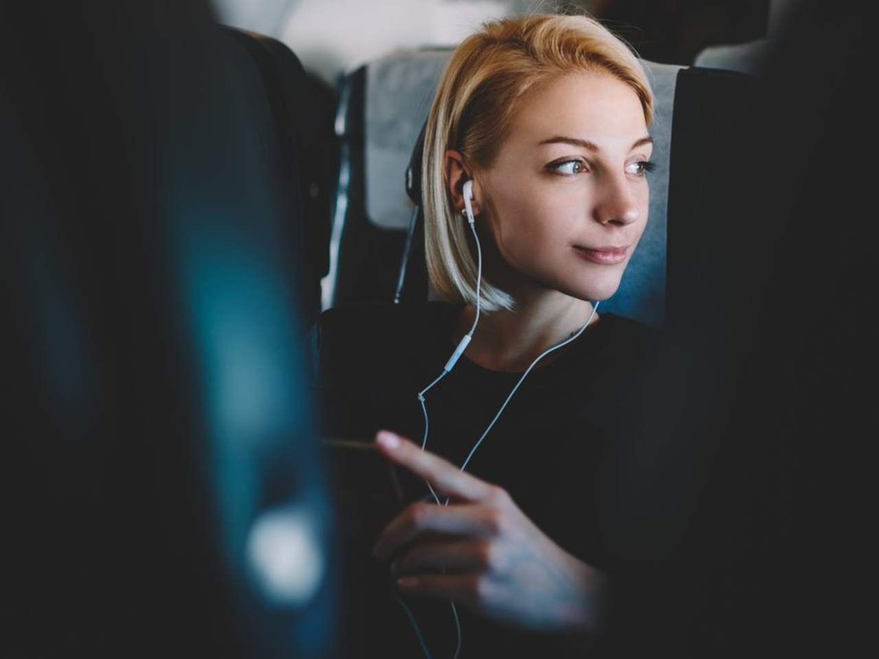 Leichte Flugangst lässt sich mit manchen Methoden überwinden. © iStock via Getty/GaudiLab