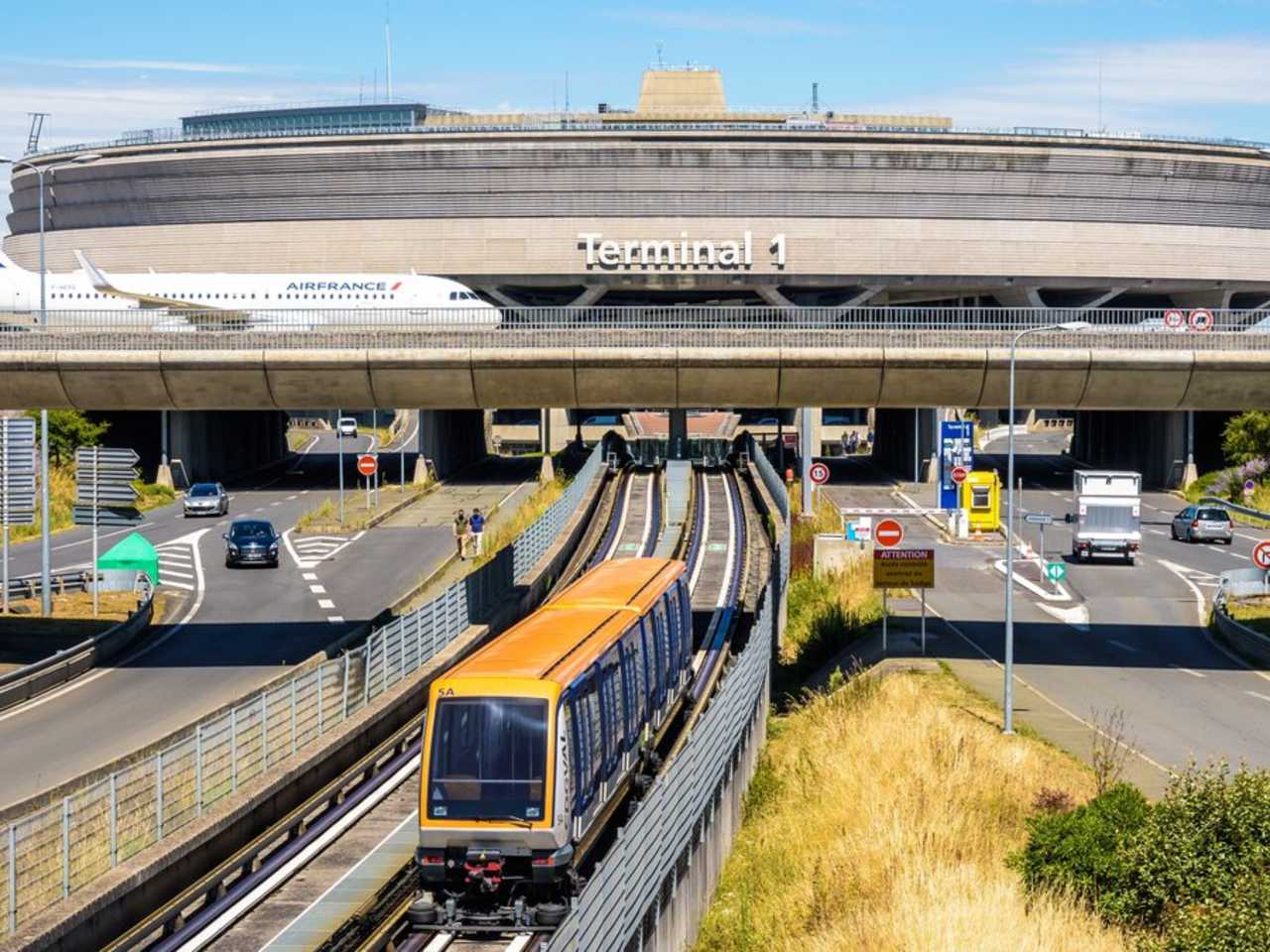 Die Fahrt zum Flughafen oder in die Stadt soll schneller werden. © iStock via Getty/olrat