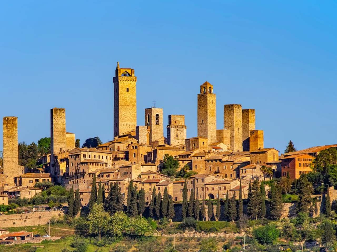 Die UNESCO hat San Gimignano in der Toskana 1990 zum Weltkulturerbe erklärt. © Lowell Monke/Shutterstock.com