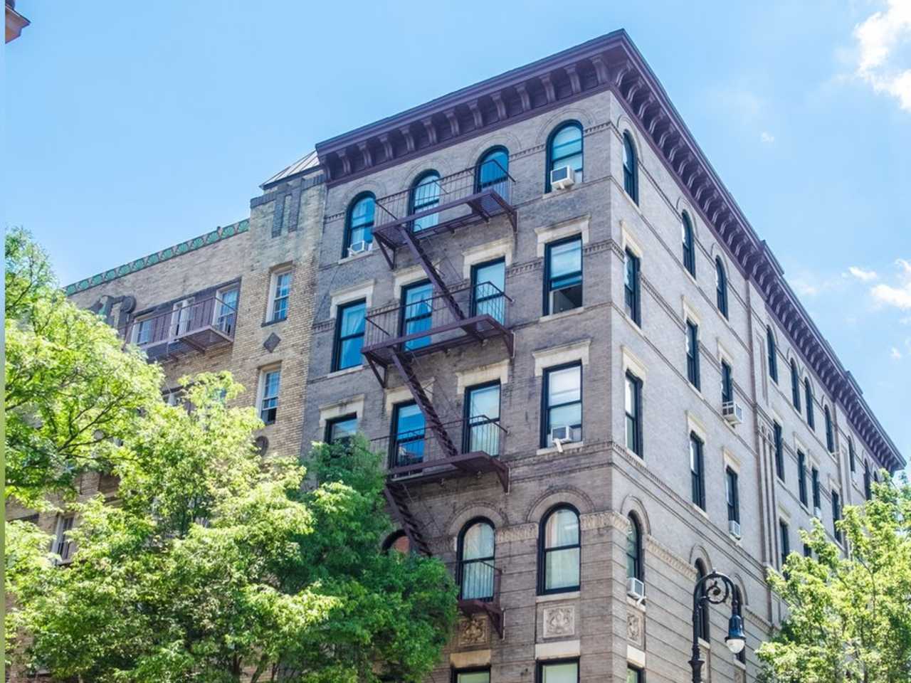 Das Wohnhaus aus der Serie "Friends" in New York City. © Krzysztof Stefaniak/Shutterstock