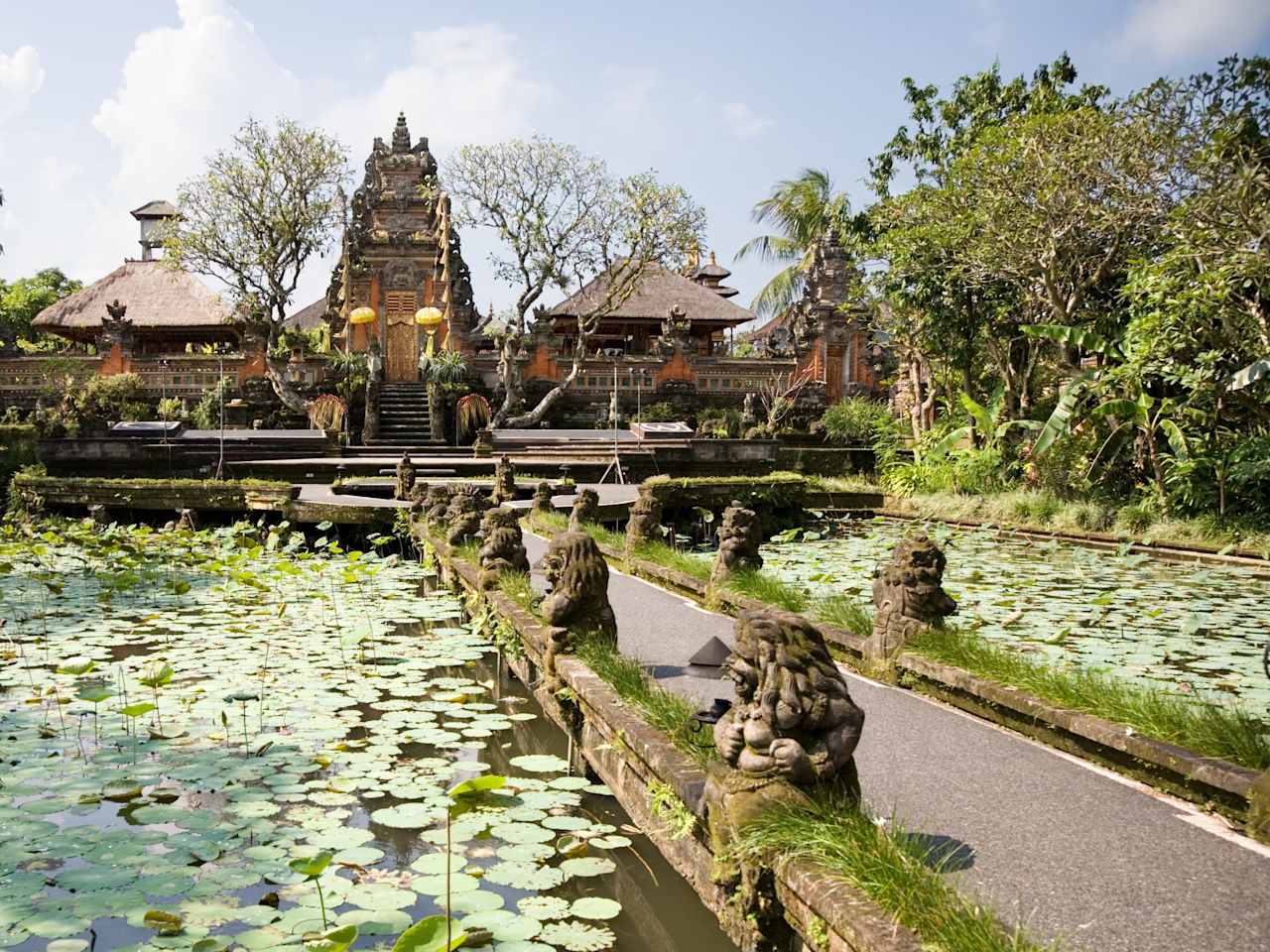 Pura Taman Saraswati Tempel in Ubud, Bali