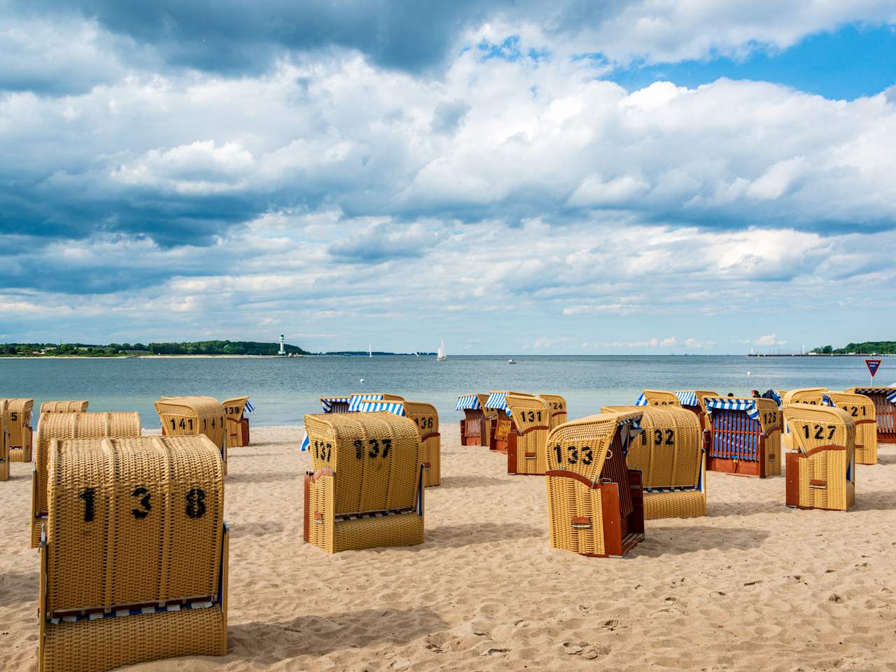 Strand Heikendort / Möltendorf bei Kiel, Deutschland © Shutterstock