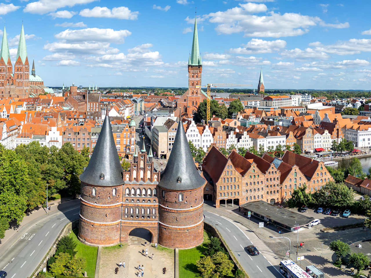 Blick auf das Holstentor, Lübeck, Deutschland © Shutterstock