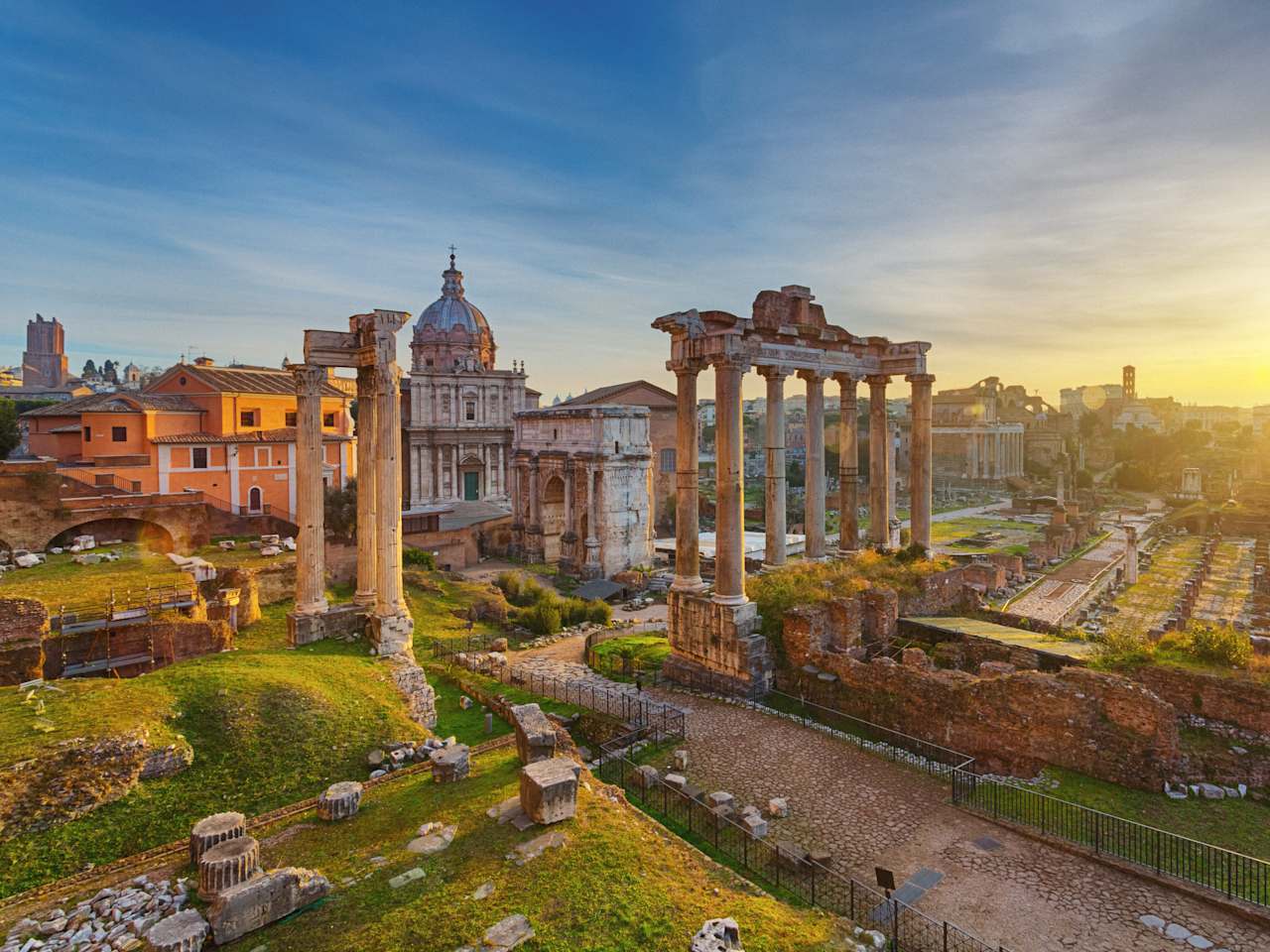 Forum Romanum, Rom, Italien © GettyImages - Peter Zelei Images