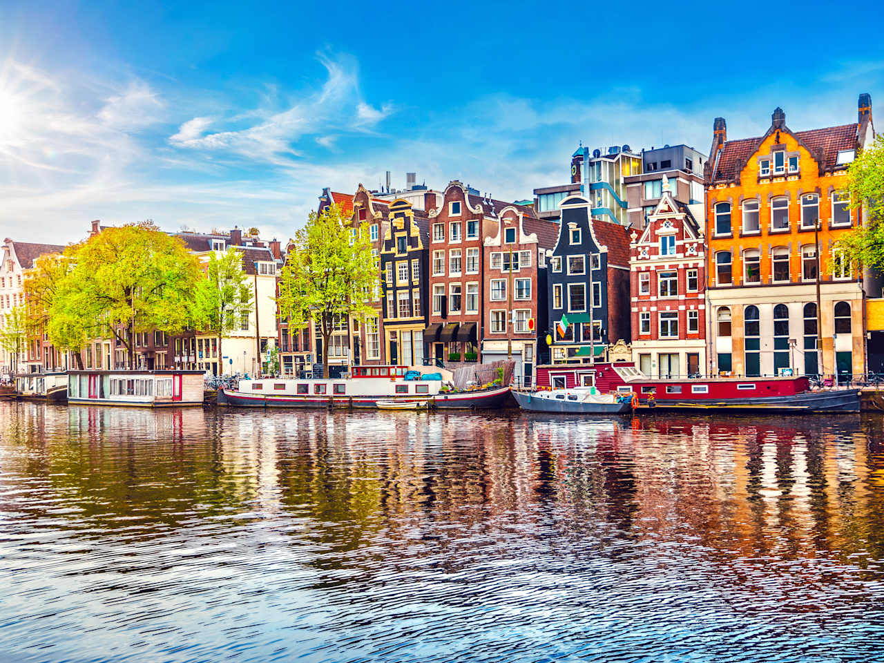 Tanzende Häuser, Amsterdam, Nordholland © shutterstock.com - Yasonya
