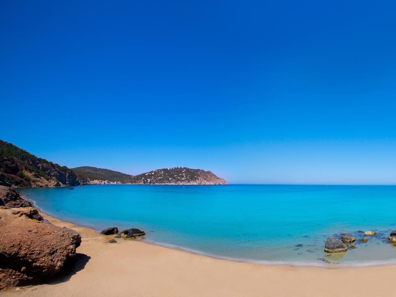 Strand Aigues Blanques, Santa Eulària des Riu, Ibiza