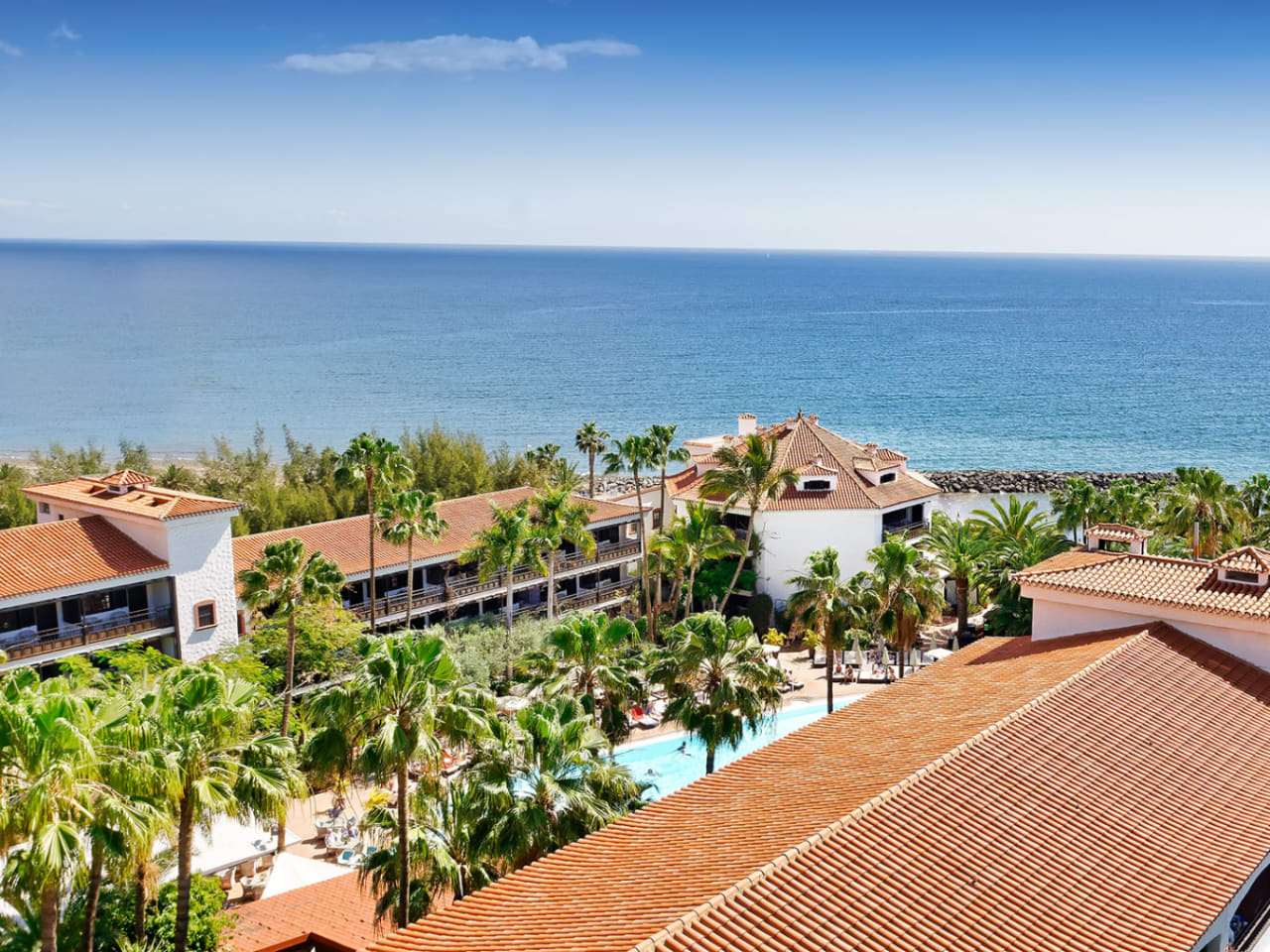 Meerblick über Dächer & Palmen © Hotel Parque Tropical, Januar 2019