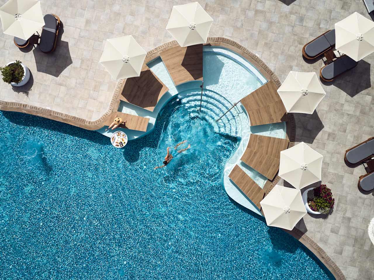 Pool im ©Hotel The Royal Blue Resort, Kreta.