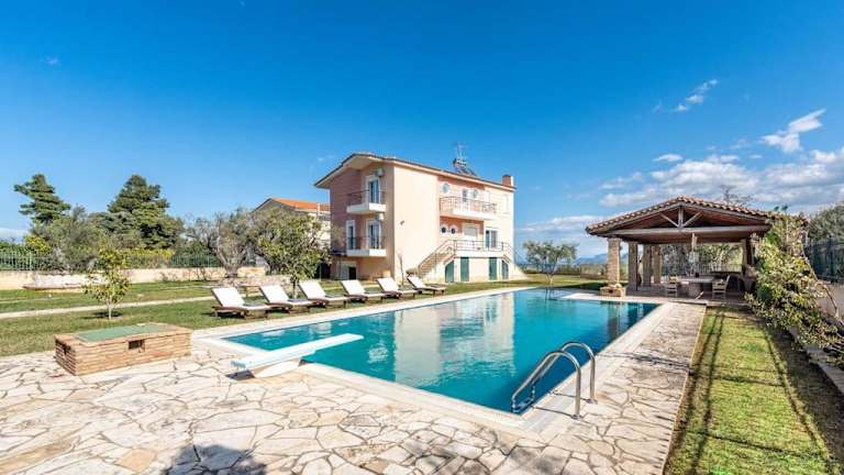 Gustav Private Residence, Akrata