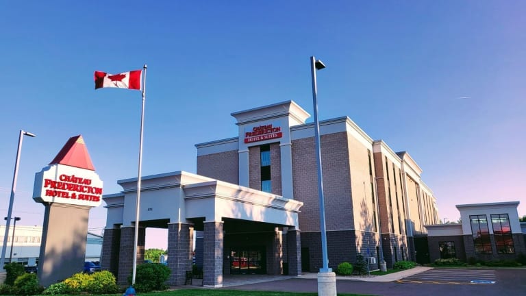 Hampton Inn & Suites by Hilton Fredericton / #CanadaDo / Best Places to Stay in Fredericton