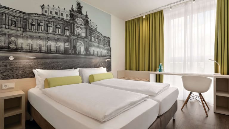 Super 8 by Wyndham Mainz Zollhafen (Mainz): Alle Infos zum Hotel