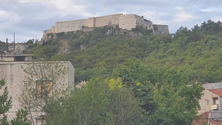 Apartman Noa Knin Alle Infos Zum Hotel