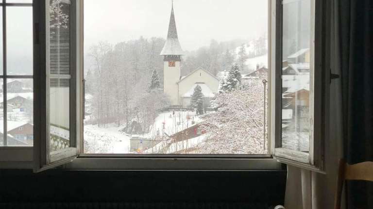 Waterfall Patern Waterfall Views-Stylish Design-Big Comfy Bed (Lauterbrunnen): Alle ...
