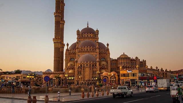 Blick auf die Al Sahaba Moschee in  Sharm El Sheikh.