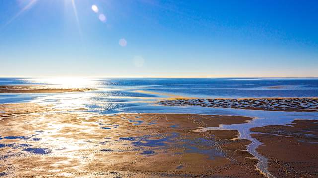 Wattenmeer bei Sonne