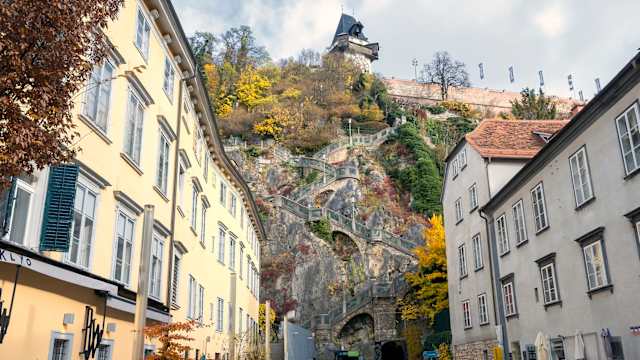 Blick auf den Uhrturm in Graz, Österreich.