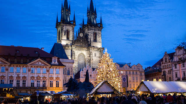 Kirche Unserer Lieben Frau vor Týn zu Weihnachten, Prag, Tschechische Republik. © Patrick Donovan via Getty Images