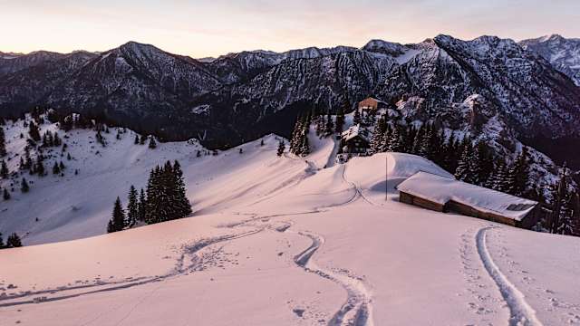 Schneespuren am Teufelstattkopf im Oberammergau, Bayern. © Manuel Sulzer via Getty Images