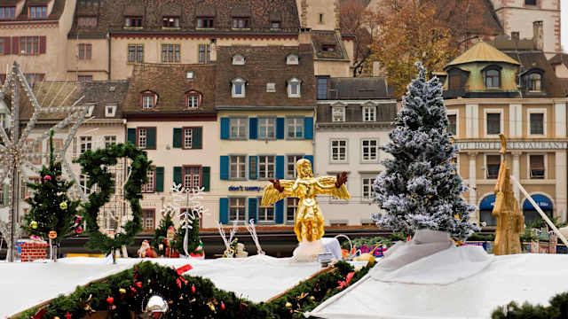Weihnachtsmarkt in Basel, Schweit. © Giovanni Mereghetti/Education Images/Universal Images Group via Getty Images