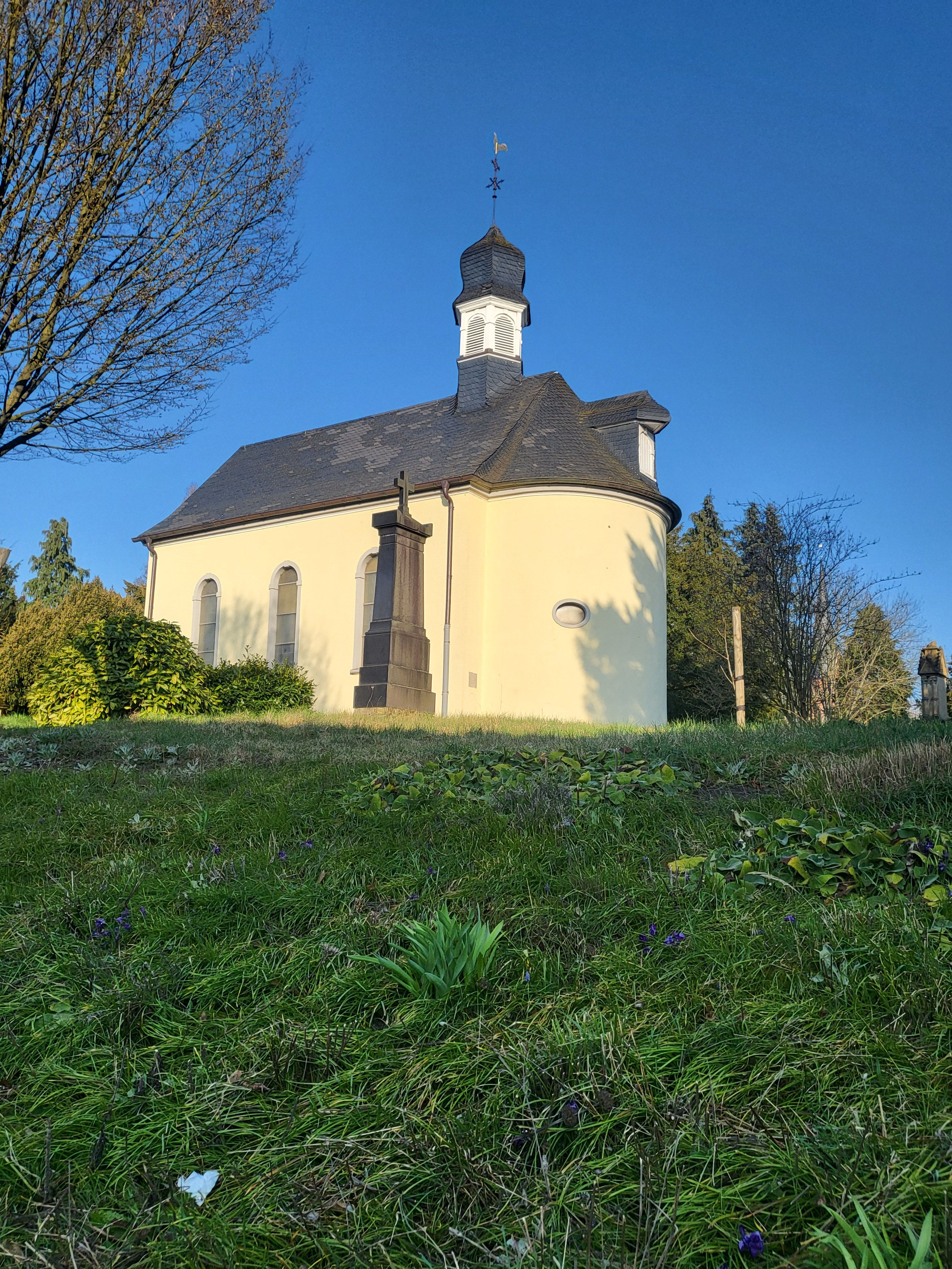 Nepomukkapelle aLFriedhof.jpg