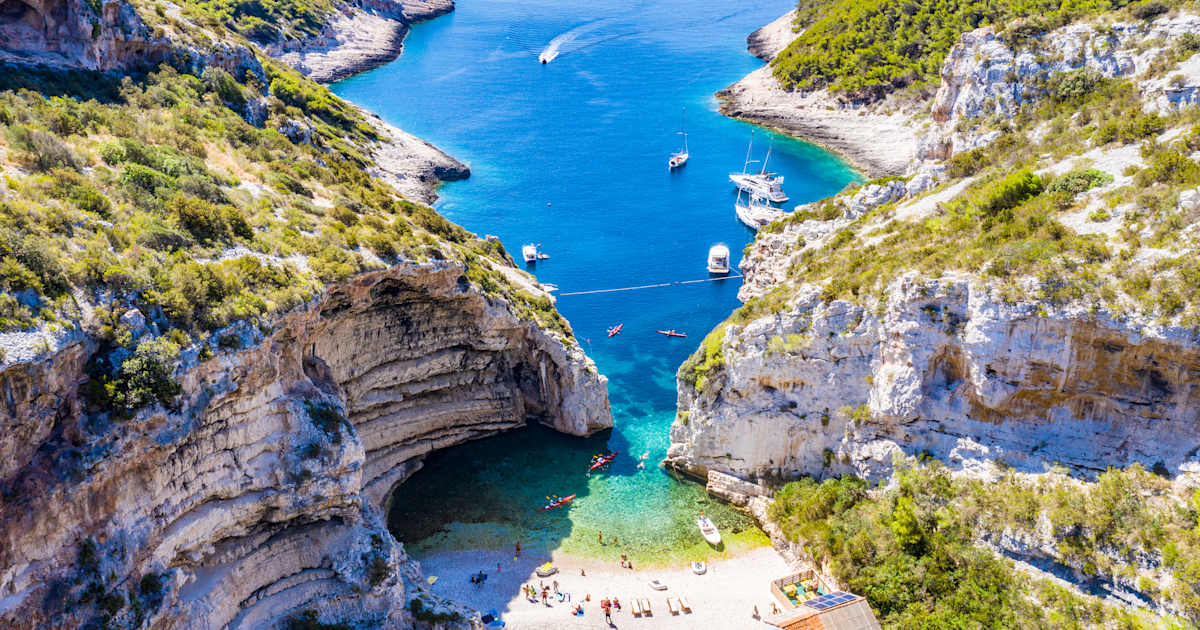 Insel Vis: Die 4 beliebtesten Urlaubsorte für Familien