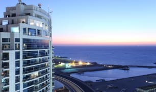 Was kosten zwei Liegen plus Sonnenschirm am Jumairah Beach