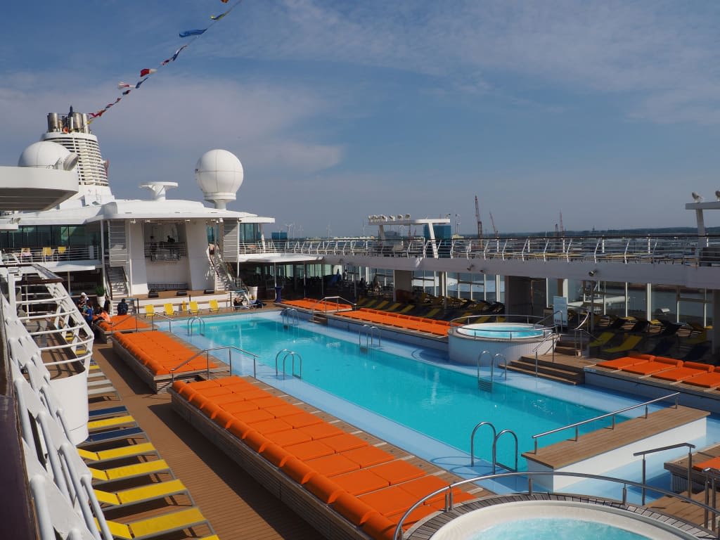 Pool Und Liegedeck Mein Schiff 3 Holidaycheck