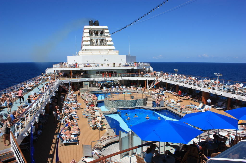 Pool Deck Alte Mein Schiff 1 Holidaycheck