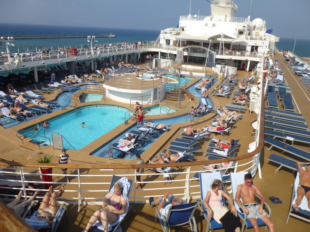 Pooldeck Und Sonnendeck Mein Schiff Herz Holidaycheck