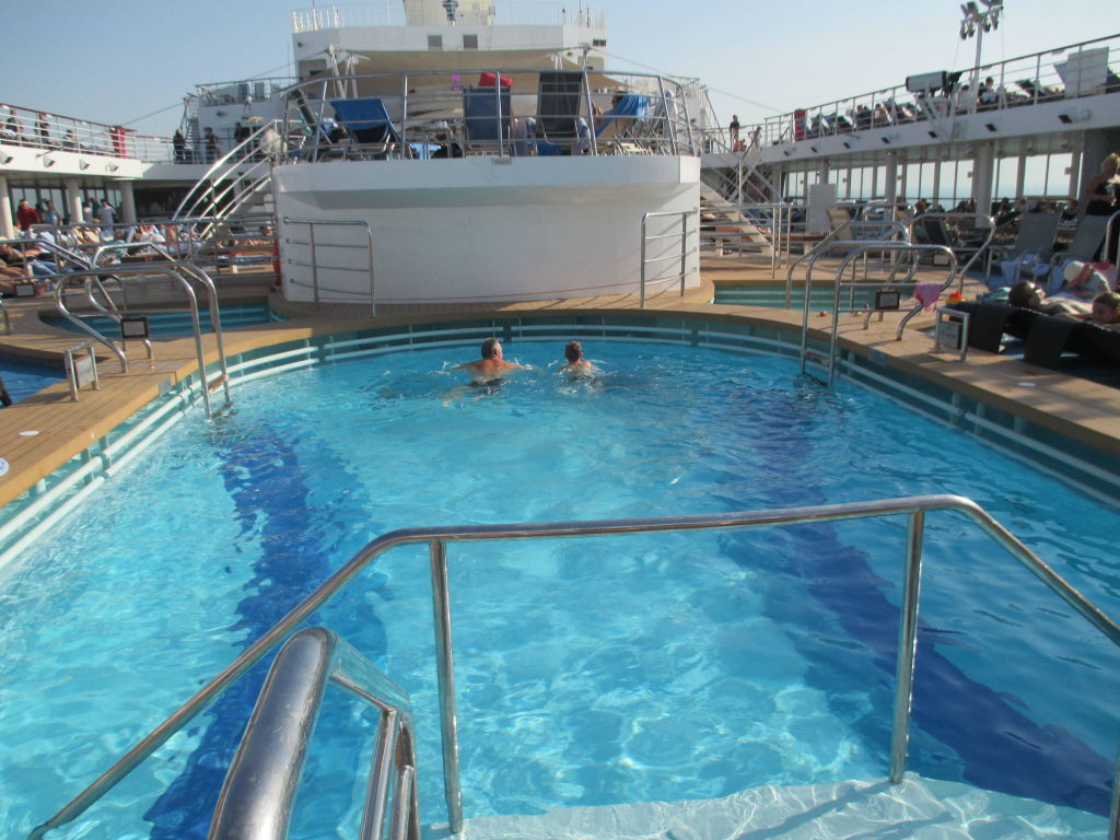 Pool Alte Mein Schiff 2 Holidaycheck