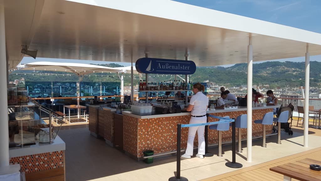 Bar Außenalster Im 14 Stock Mein Schiff 5 Holidaycheck