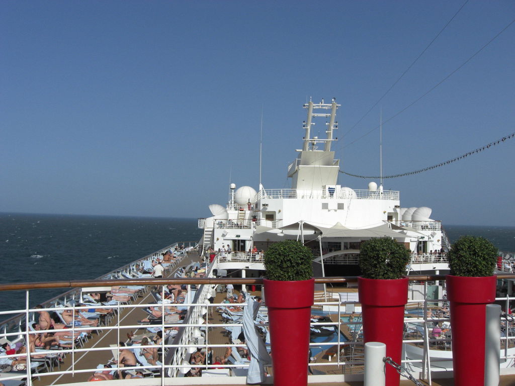 Deck 12 Mit Blick Aufs Pooldeck Alte Mein Schiff 2