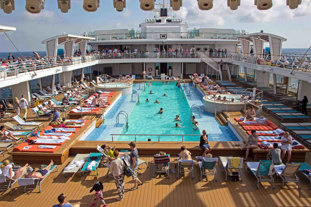 25 Meter Pool Mein Schiff 5 Holidaycheck