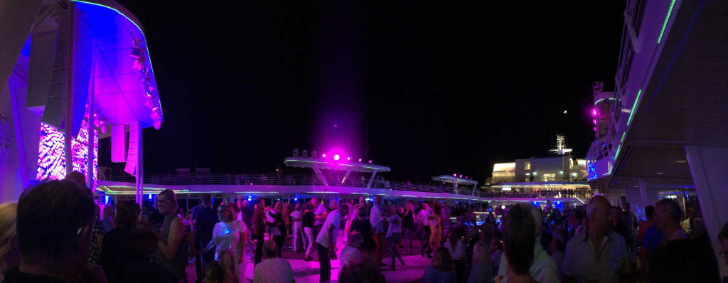 Poolparty Mein Schiff 1 Holidaycheck