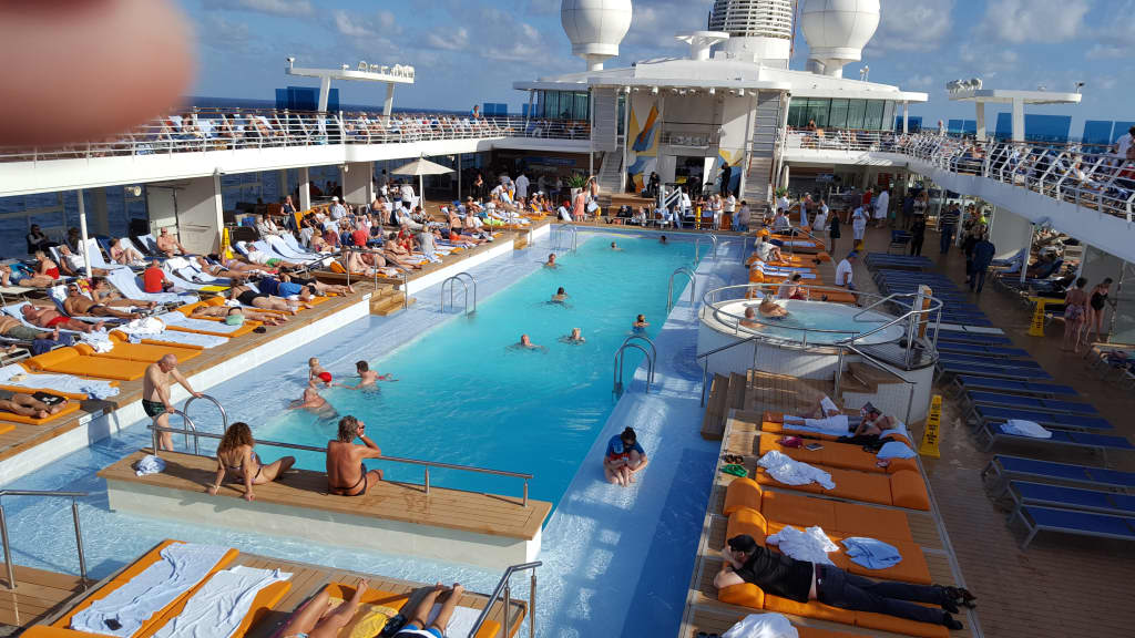 Das Seetag Chaos Am Pooldeck Mein Schiff 4 Holidaycheck