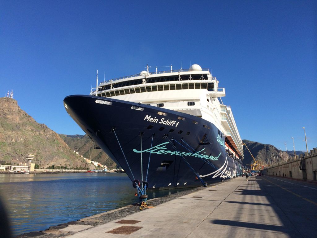 Im Hafen Von Teneriffa Alte Mein Schiff 1 Holidaycheck