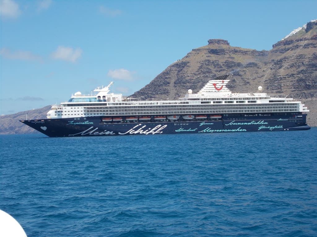 Mein Schiff Herz Vor Santorin Mein Schiff Herz Holidaycheck